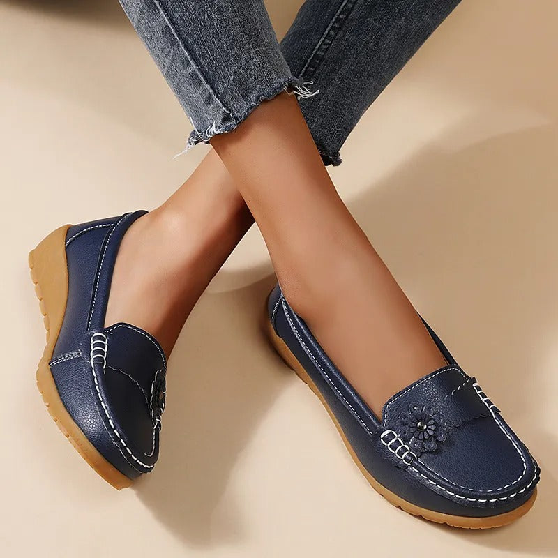 LENA™ – Orthopaedic Flower Detail Loafer